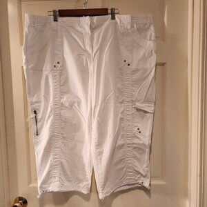 Style&Co. White Cargo Capris  Size 24W‎